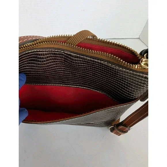 Dooney & Bourke Purse Lizard Embossed Letter Carrier Crossbody Chestnut Pebbled - Picture 5 of 7